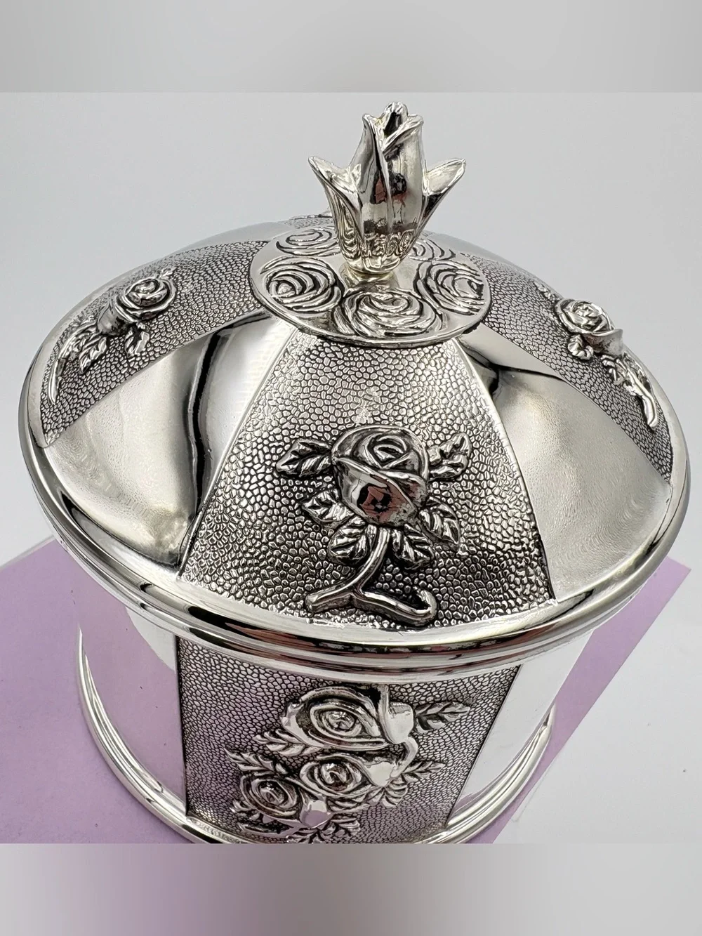 Vintage Elegant Silver Plated Rose Embossed Decorative Trinket/Jewely Box w/Lid